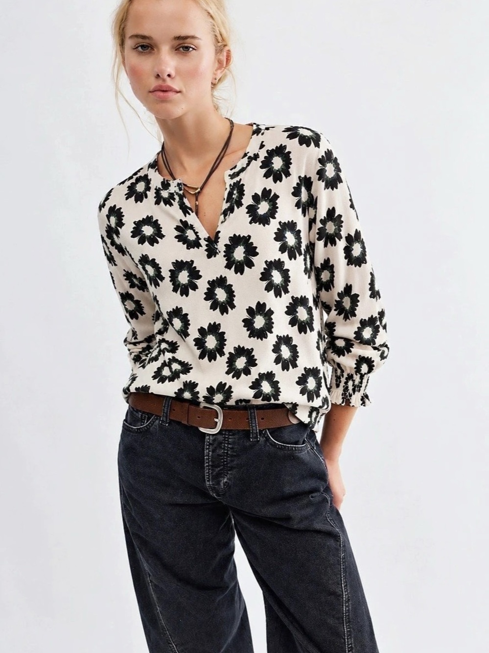 394.Ted Baker Floral Keyhole Blouse Smocked Ruffle Cuffs High Low Hem Top